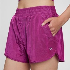 NWT GAP FIT LADIES RUNNING SHORTS $35 size LARGE